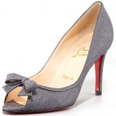 Christian Louboutin Milady 80 mm-es peep toe cipők világos szürke színben