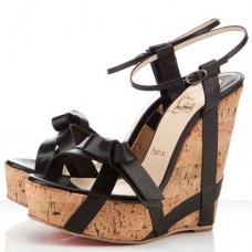Christian Louboutin Miss Cristo 140 mm-es ékszíjjal, fekete
