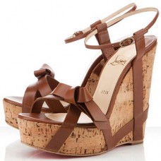 Christian Louboutin Miss Cristo 140 mm-es ékszíjjal ellátott szandál, barna
