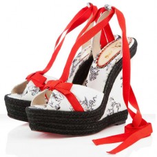 Christian Louboutin Isabelle 140 mm-es ékszíjas cipő fehér